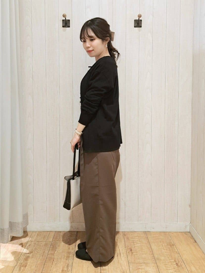 SAKIさんの「SHOO･LA･RUE｜◆【洗える/UV/吸水速乾/アンチピリング/S-LL】 タックワイドパンツ」を使ったコーディネート