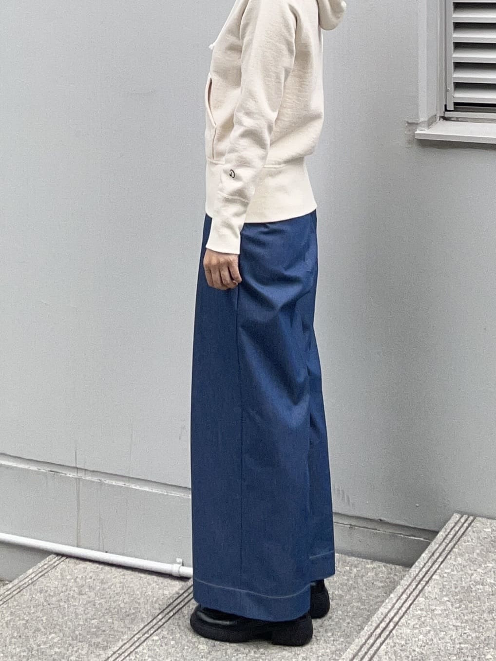 BUNさんの「DRESSTERIOR｜デキシー吊裏毛ジップアップパーカ」を使ったコーディネート