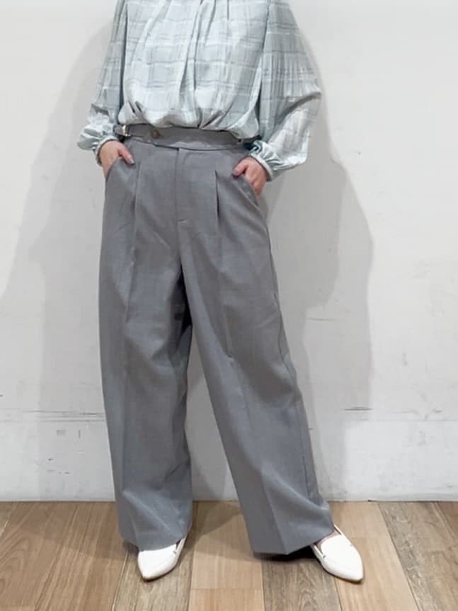 山さんさんの「grove｜◆【華やか】プリントアソート袖プリーツブラウス」を使ったコーディネート