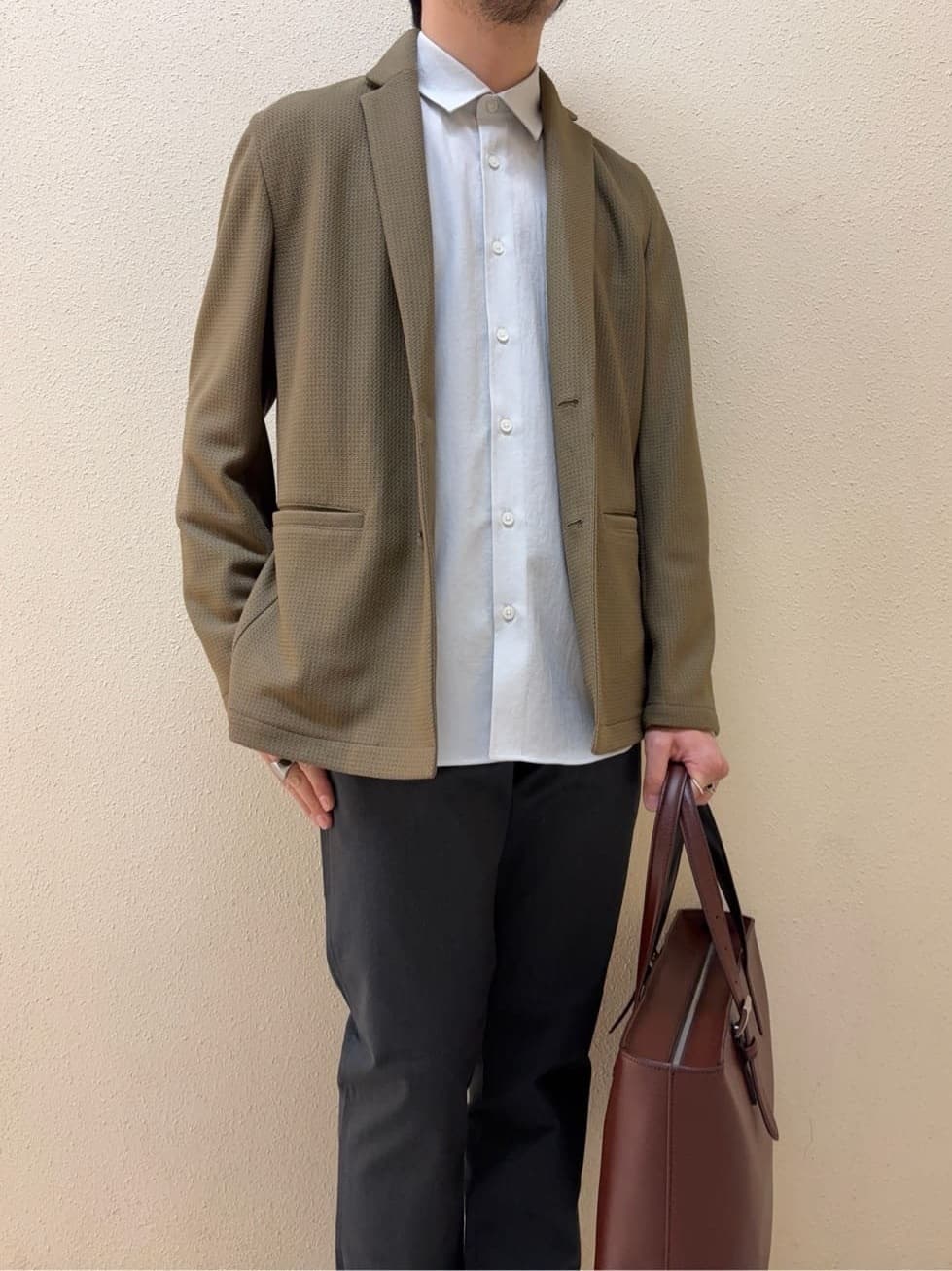及川さんの「TAKEO KIKUCHI｜【全7サイズ&times;8色展開！】トップマルチヘリンボン パンツ」を使ったコーディネート