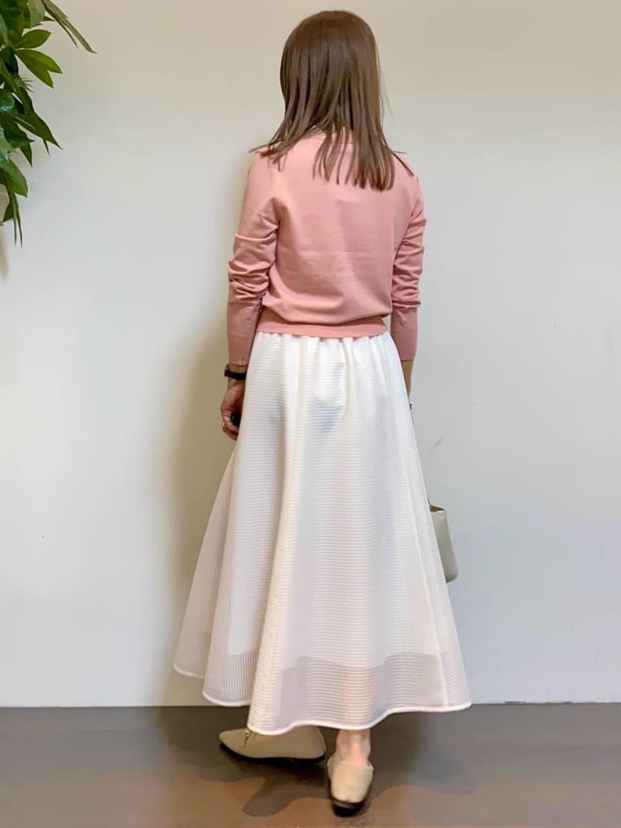 tomoさんの「UNTITLED｜【手洗い／88cm正方形】バイカラーハーネススカーフ」を使ったコーディネート