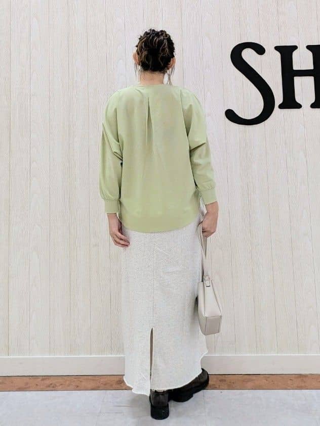 さくみぃさんの「SHOO･LA･RUE｜◆【高レビュー/洗える/洗濯後シワになりにくい/体型カバー】お袖ゆったり さらさらドルマンブラウス」を使ったコーディネート