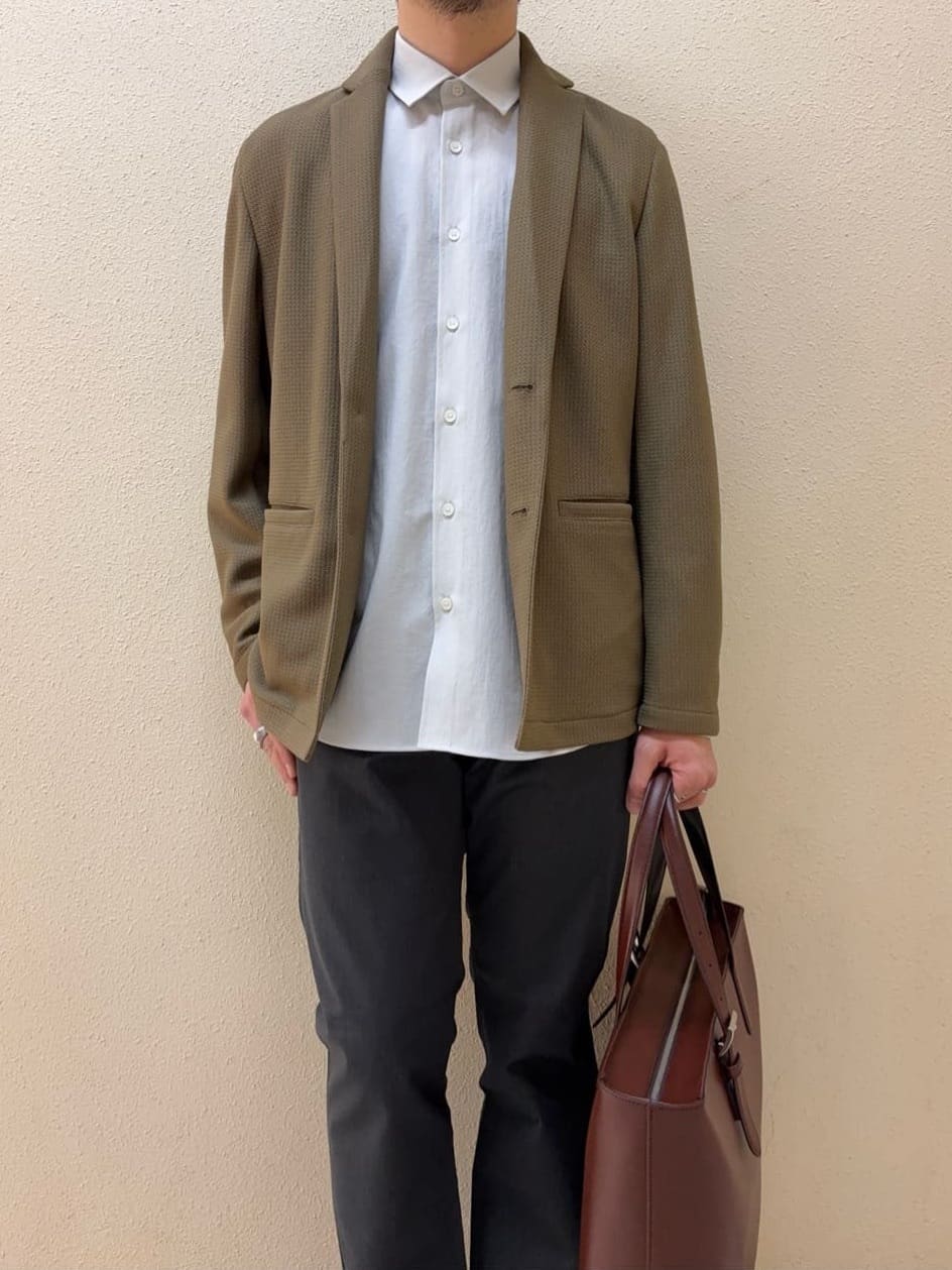 及川さんの「TAKEO KIKUCHI｜【全7サイズ&times;8色展開！】トップマルチヘリンボン パンツ」を使ったコーディネート