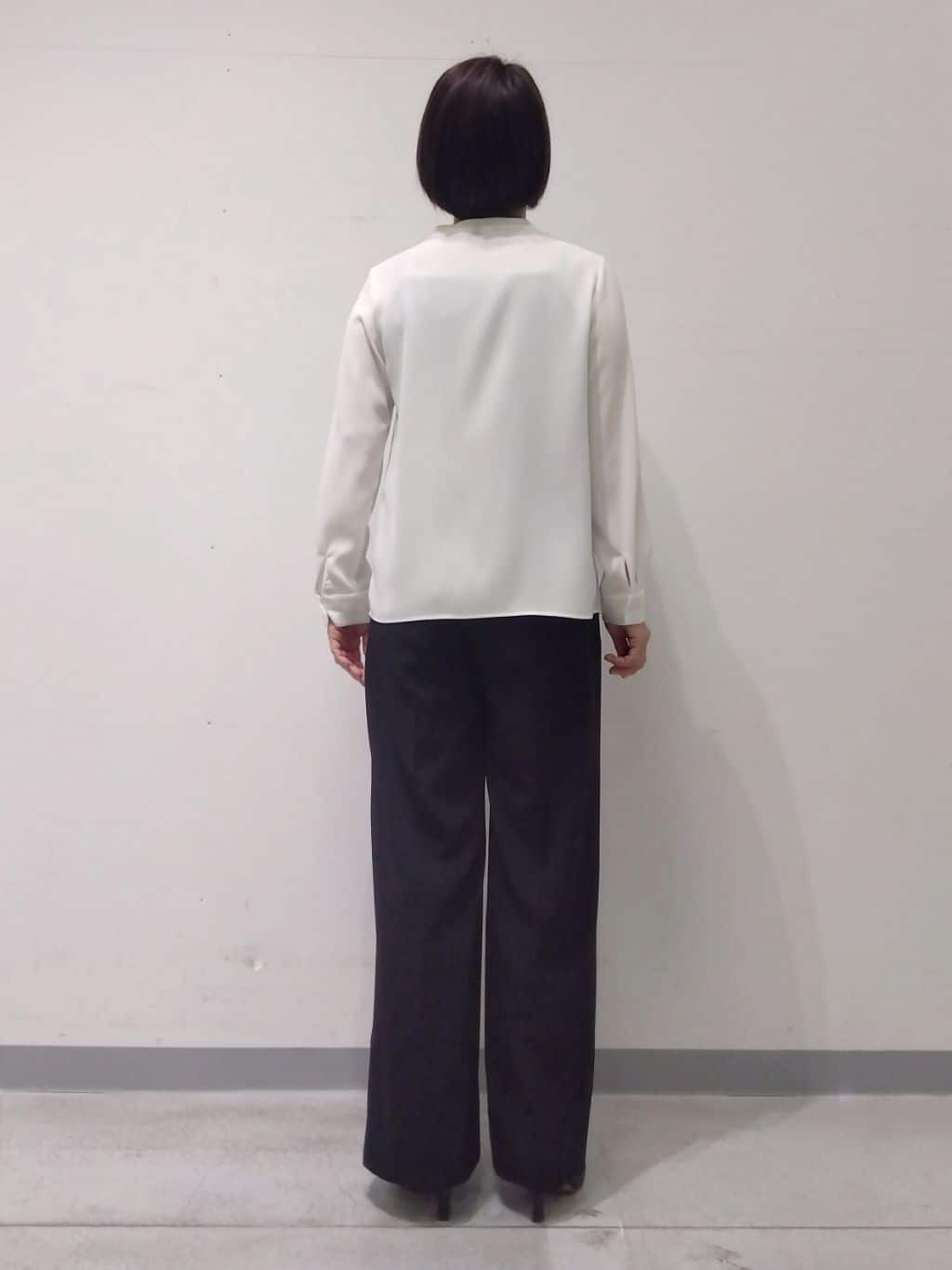 Kさんの「INDIVI｜【洗える／UVケア／スーツ】ストレッチノーカラージャケット」を使ったコーディネート