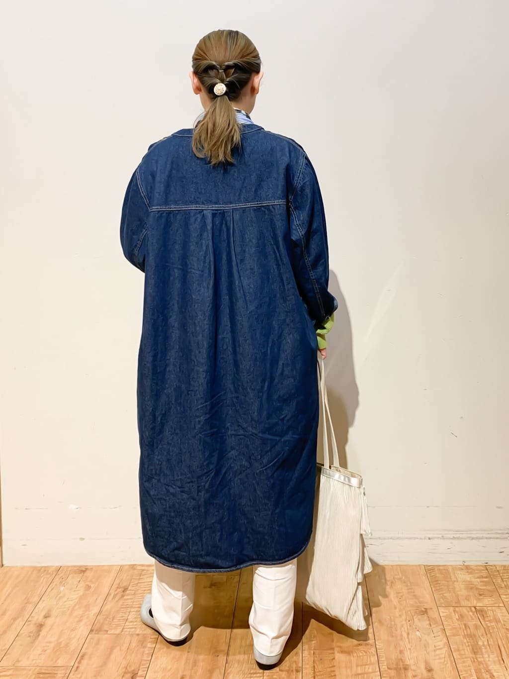 MEGさんの「SHOO･LA･RUE｜◆【洗える/体型カバー】デニム シャツワンピース」を使ったコーディネート