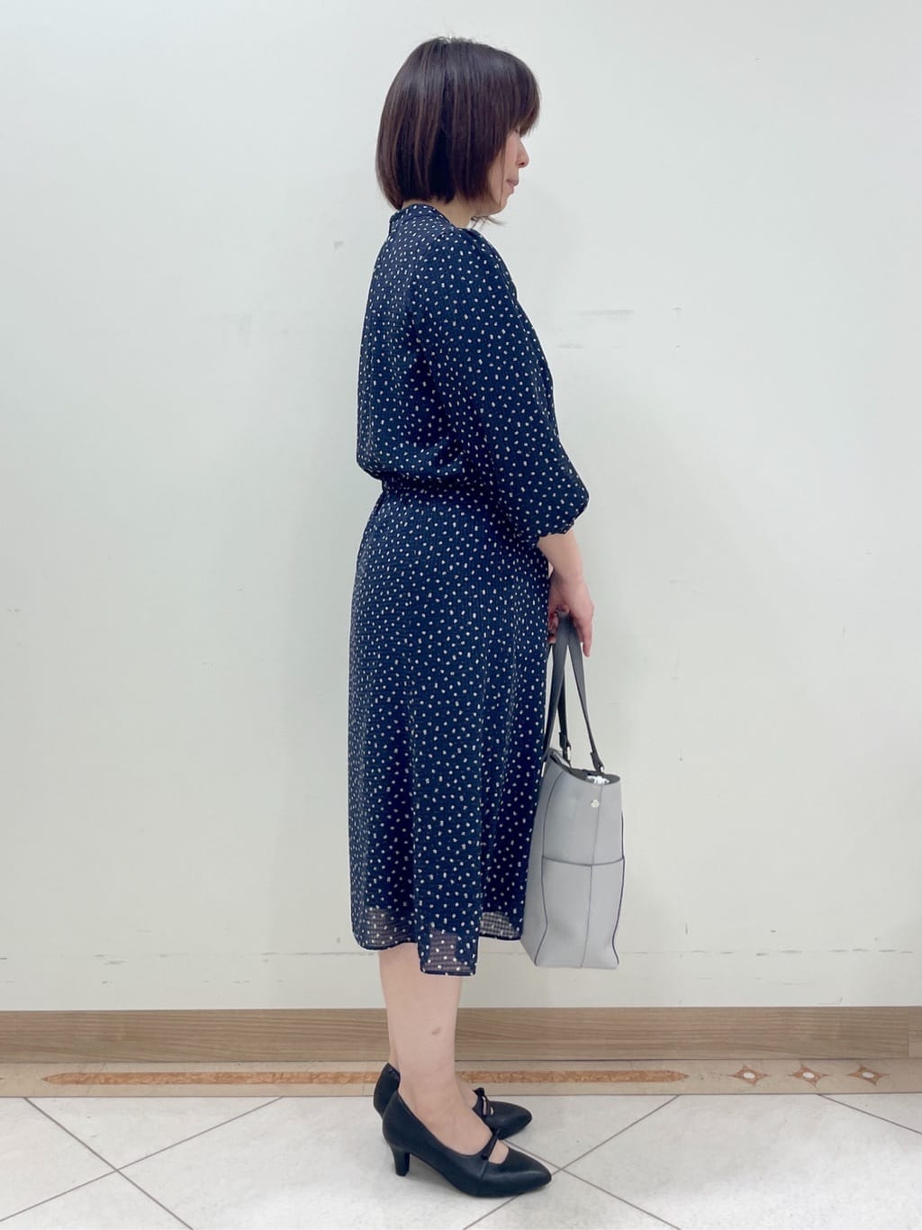 hanaさんの「Reflect｜◆【マシンウォッシュ可／セットアップ可能】コツキ柄プリントブラウス」を使ったコーディネート