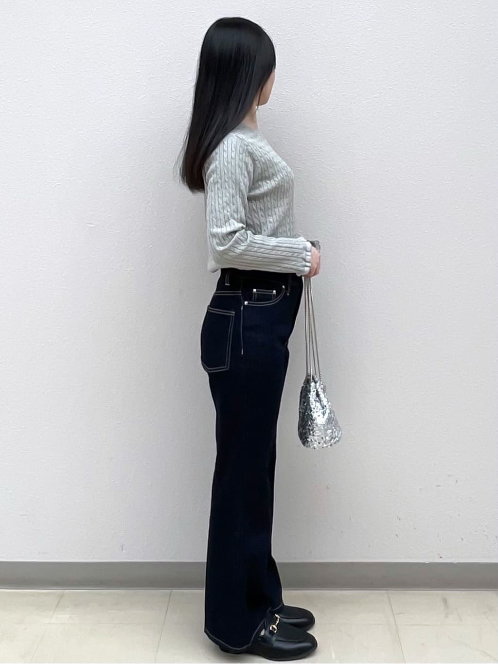 Izuさんの「index｜《丈が選べる》ストレートデニムパンツ【洗濯機洗い可】」を使ったコーディネート