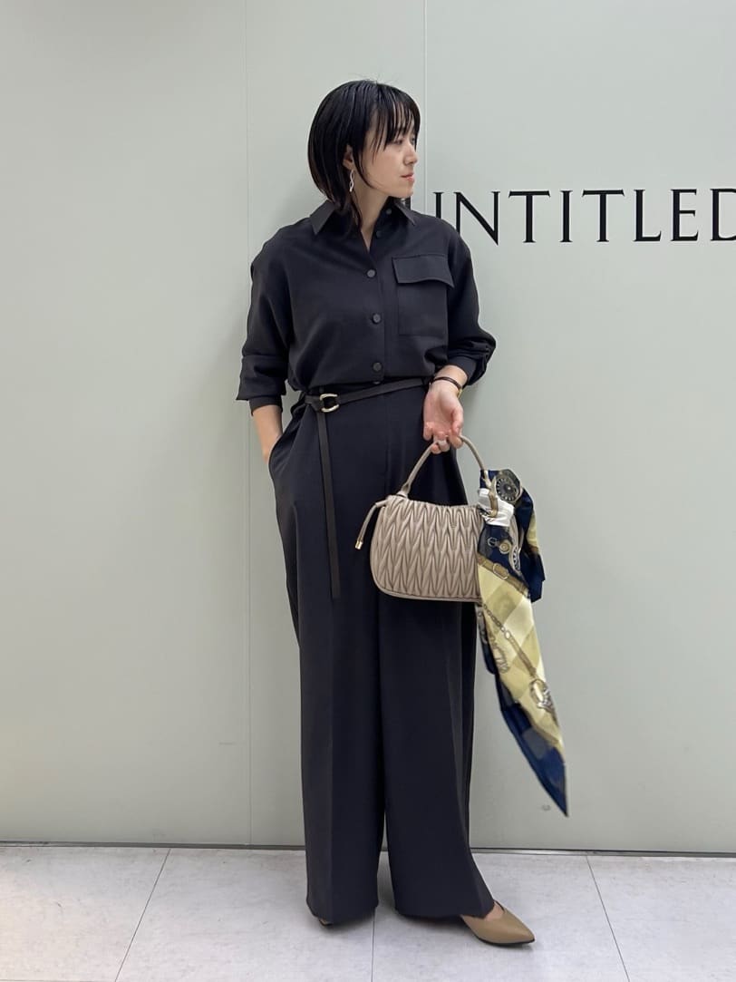Mikiさんの「UNTITLED｜【手洗い／88cm正方形】シアー素材チェーン柄スカーフ」を使ったコーディネート