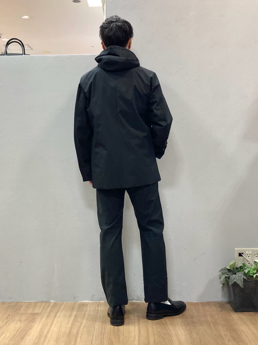 シュンさんの「TAKEO KIKUCHI｜【Made in JAPAN】播州織 ストレッチ パンツ」を使ったコーディネート