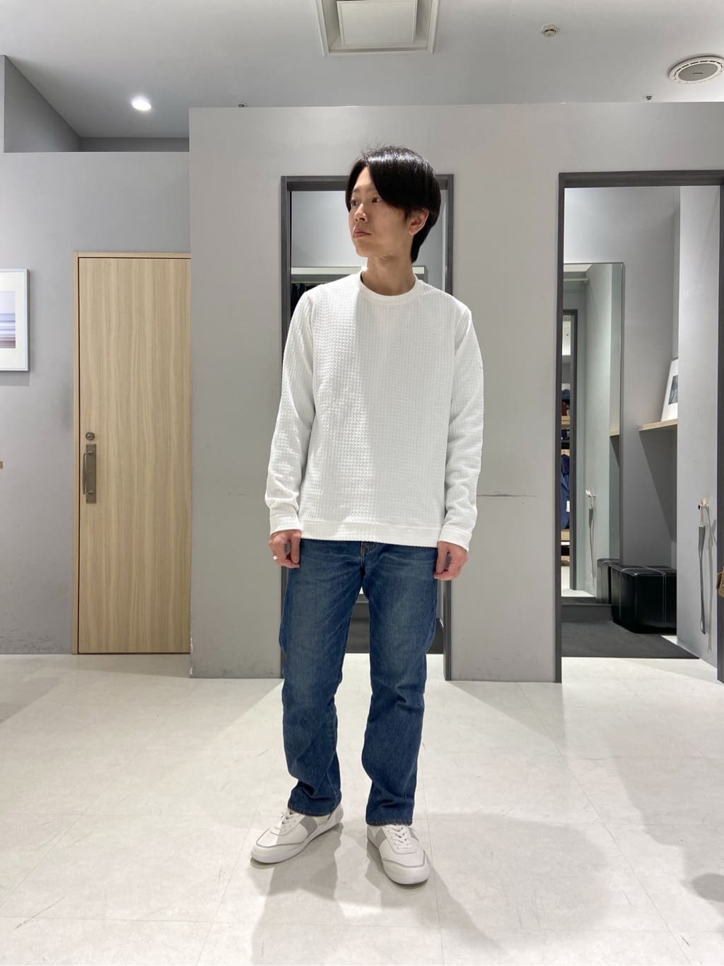 わいずみさんの「TAKEO KIKUCHI｜ハットモチーフ ジャカード ストライプ シャツ」を使ったコーディネート