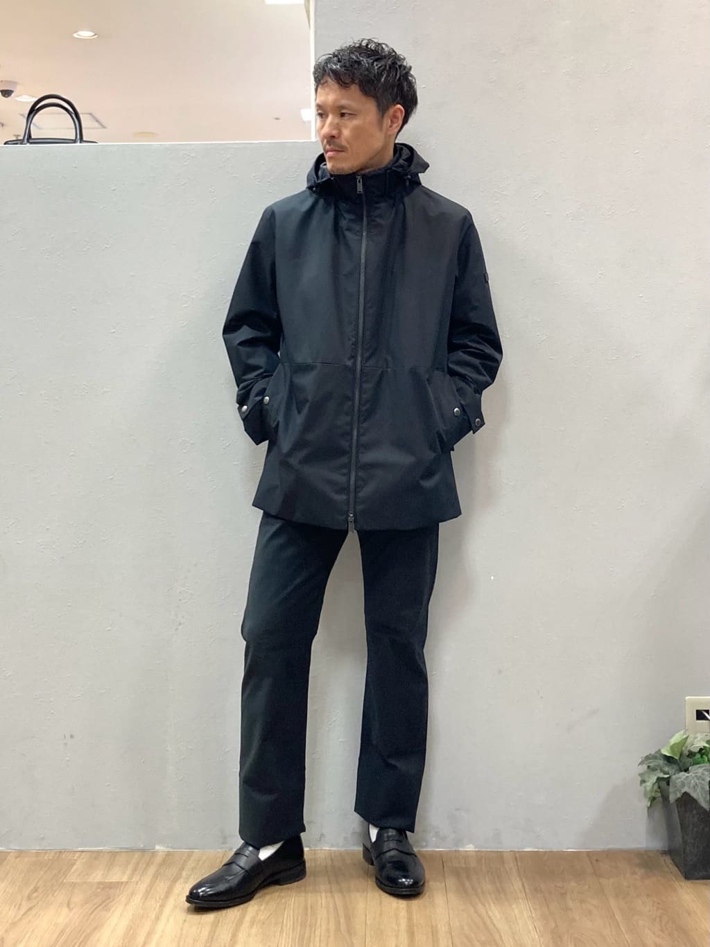 シュンさんの「TAKEO KIKUCHI｜【Made in JAPAN】播州織 ストレッチ パンツ」を使ったコーディネート