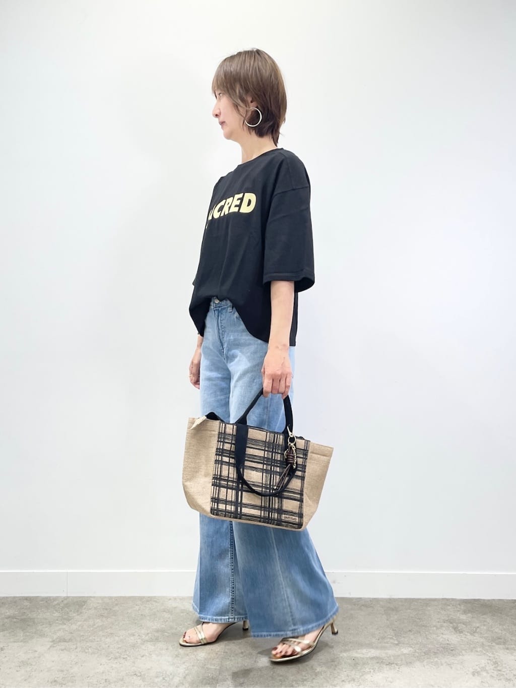 KAYOさんの「UNTITLED｜◆【CHIGNON】カジュアルロゴTシャツ」を使ったコーディネート