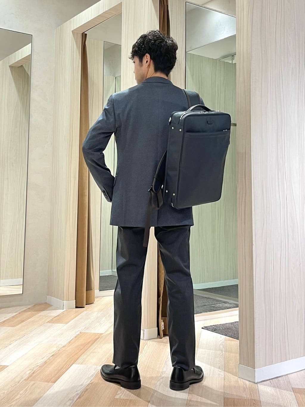 URAさんの「TAKEO KIKUCHI｜【全7サイズ&times;8色展開！】トップマルチヘリンボン パンツ」を使ったコーディネート