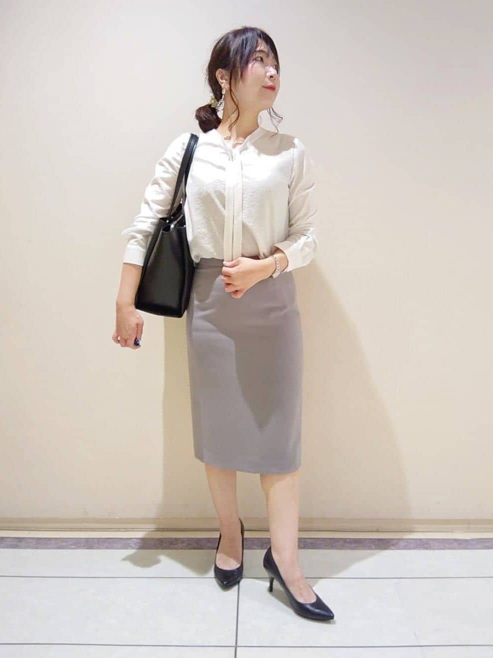 TOMOMIさんの「INDIVI｜【定番スーツ／UVケア／洗える】ウール調ノーカラージャケット」を使ったコーディネート