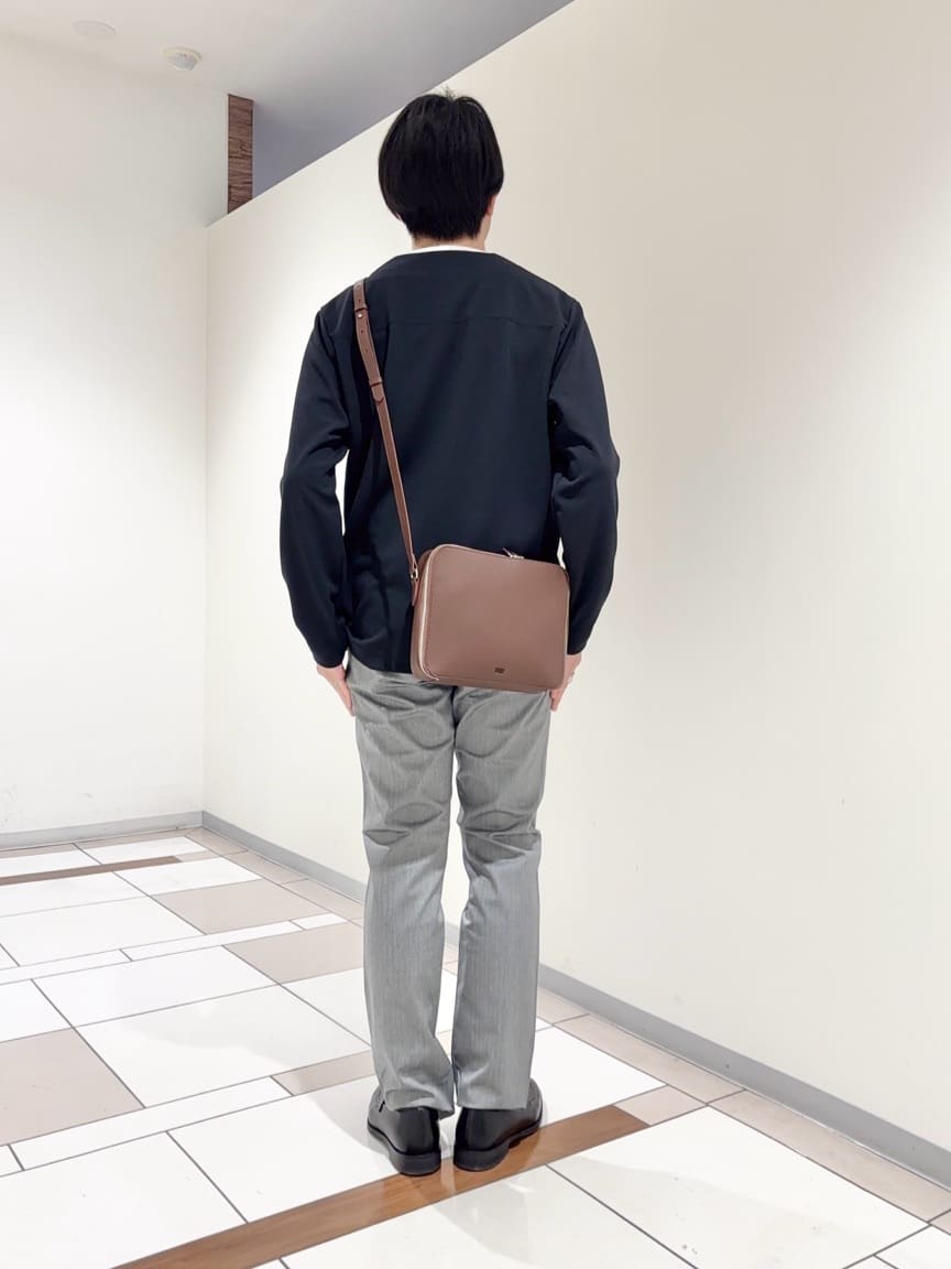 及川さんの「TAKEO KIKUCHI｜【全7サイズ&times;8色展開！】トップマルチヘリンボン パンツ」を使ったコーディネート