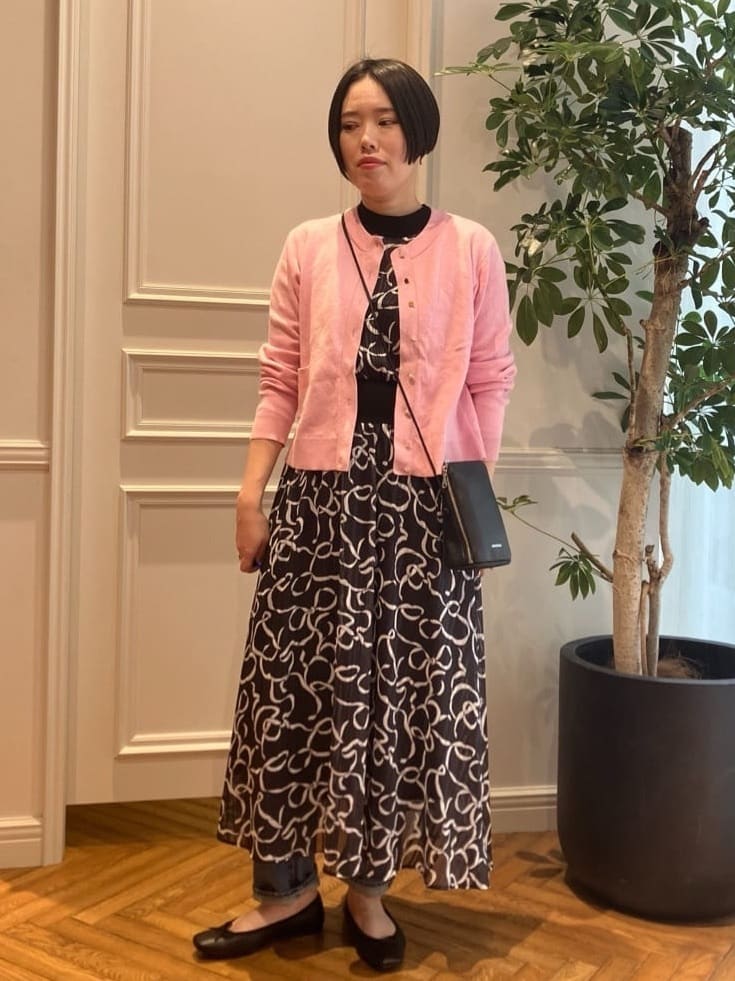 konominさんの「DRESSTERIOR｜【ウォッシャブル】テーパードコンフォートデニム」を使ったコーディネート