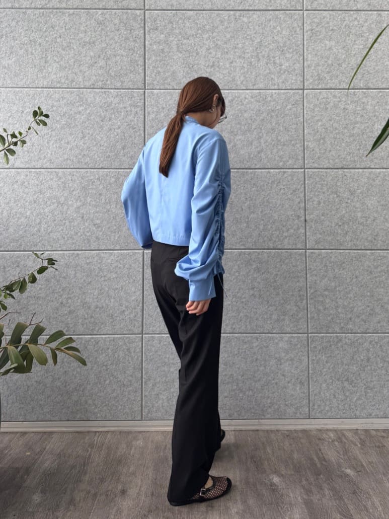 designer yukaさんの「CODE A｜playful puffs blouse」を使ったコーディネート