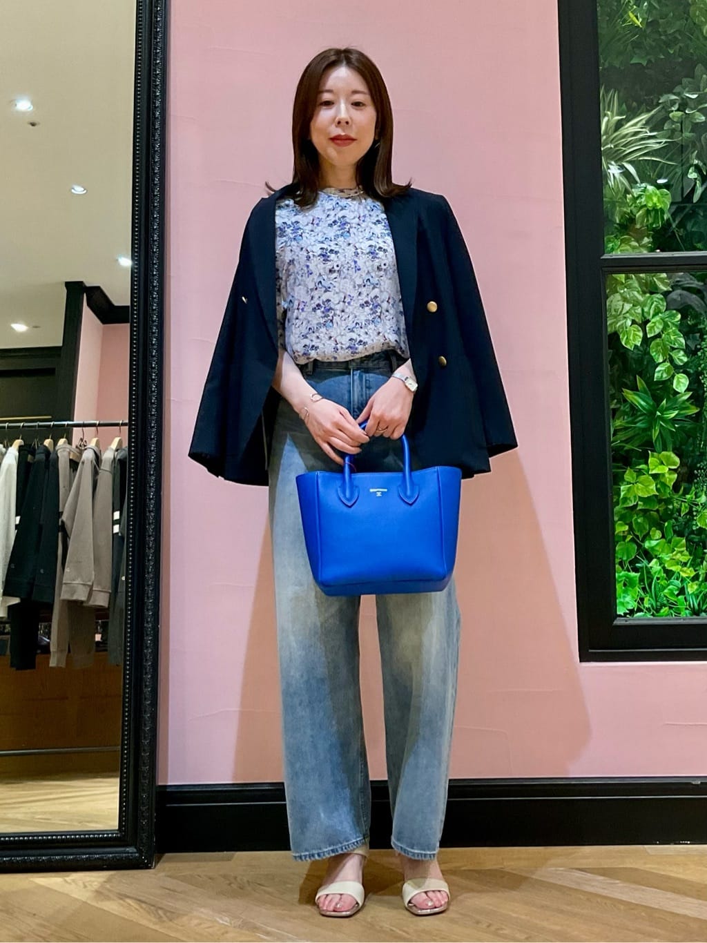 maruさんの「DRESSTERIOR｜ヴィンテージ加工ワイドデニムパンツ」を使ったコーディネート