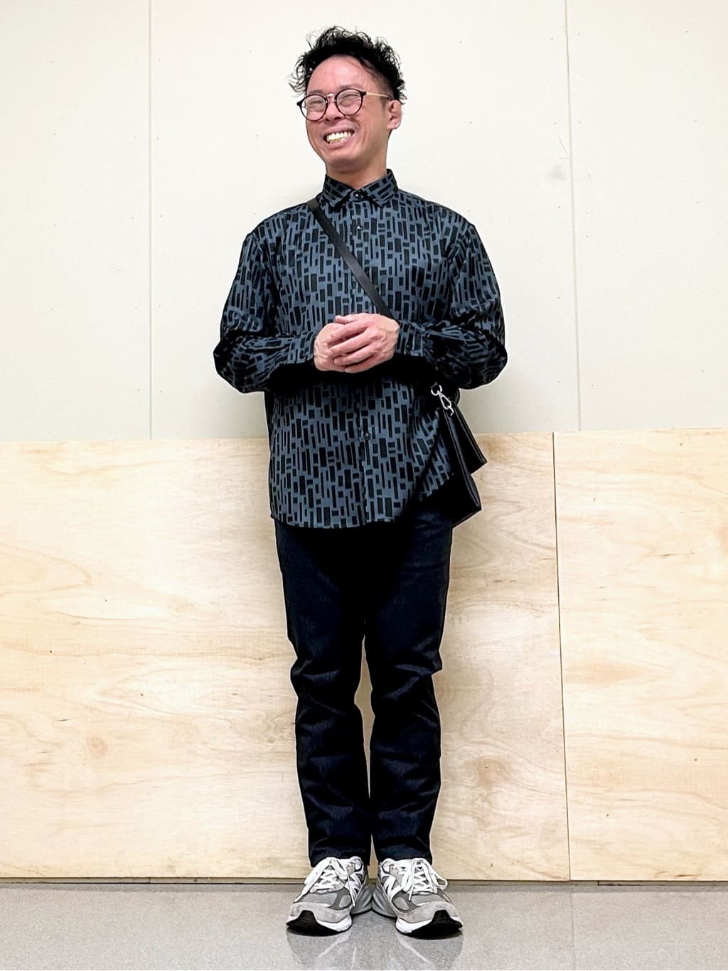 KENJI Iさんの「THE SHOP TK｜【オールシーズン穿ける！】7DAYSストレッチへリンボンパンツ　ON&hArr;OFF兼用」を使ったコーディネート