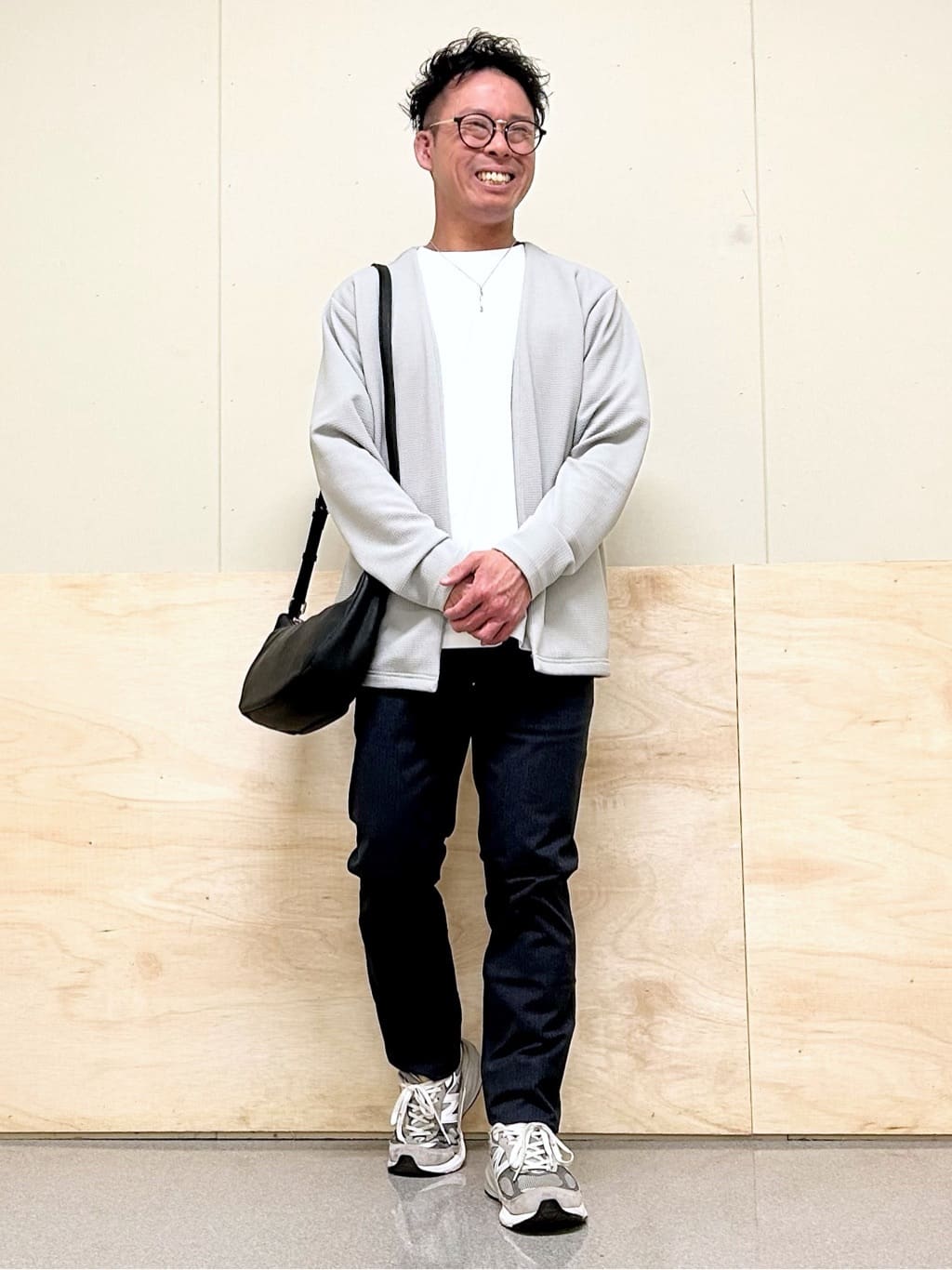 KENJI Iさんの「THE SHOP TK｜【オールシーズン穿ける！】7DAYSストレッチへリンボンパンツ　ON&hArr;OFF兼用」を使ったコーディネート