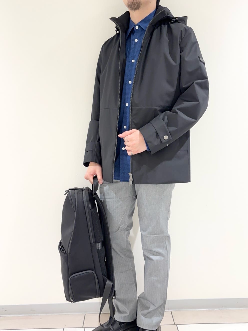 及川さんの「TAKEO KIKUCHI｜【全7サイズ&times;8色展開！】トップマルチヘリンボン パンツ」を使ったコーディネート