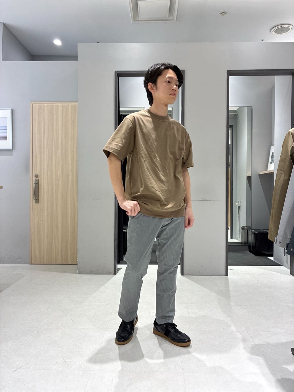 わいずみさんの「TAKEO KIKUCHI｜【抗菌防臭／5サイズ展開】ハイゲージポンチ Tシャツ」を使ったコーディネート