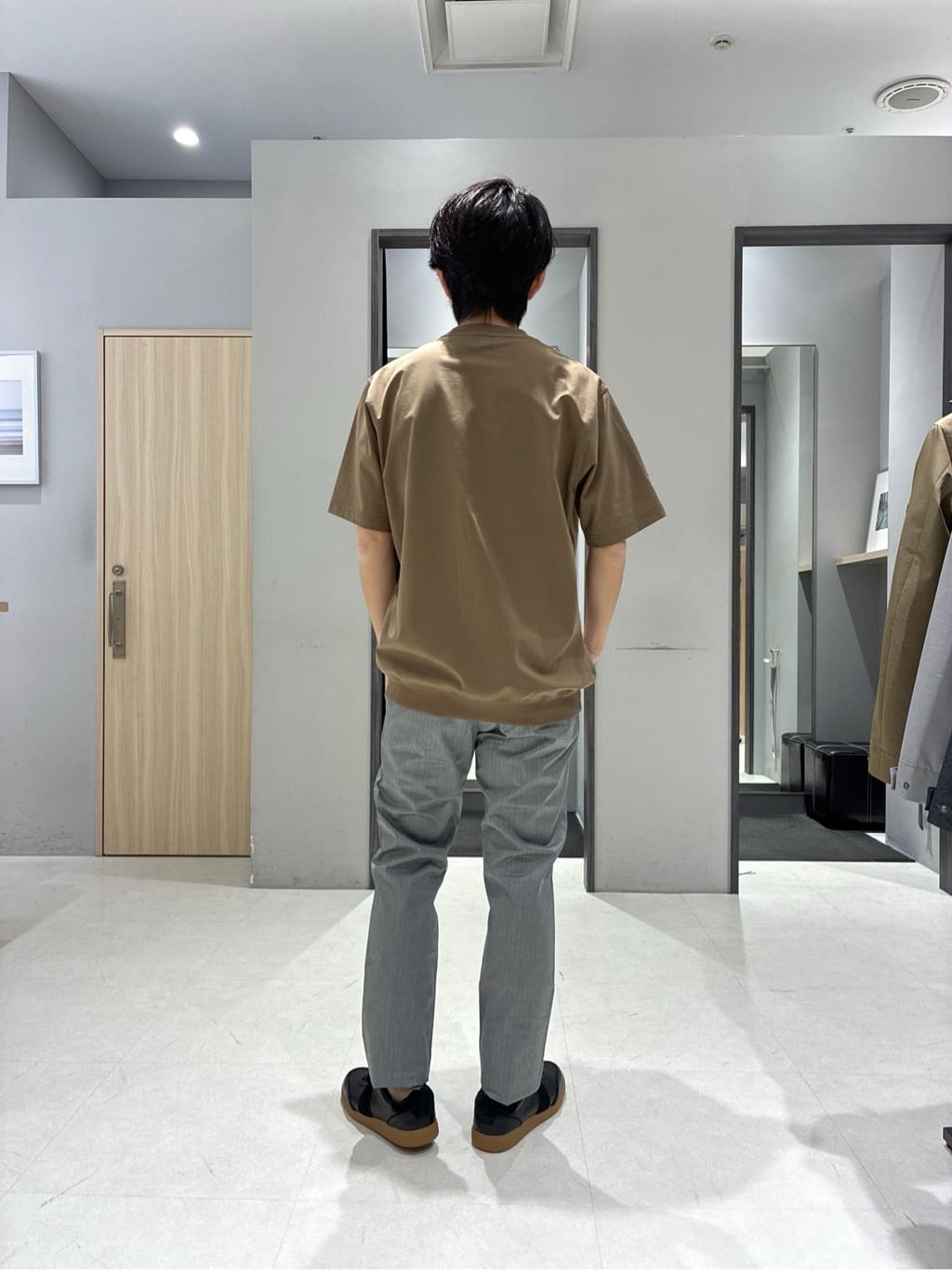 わいずみさんの「TAKEO KIKUCHI｜【抗菌防臭／5サイズ展開】ハイゲージポンチ Tシャツ」を使ったコーディネート