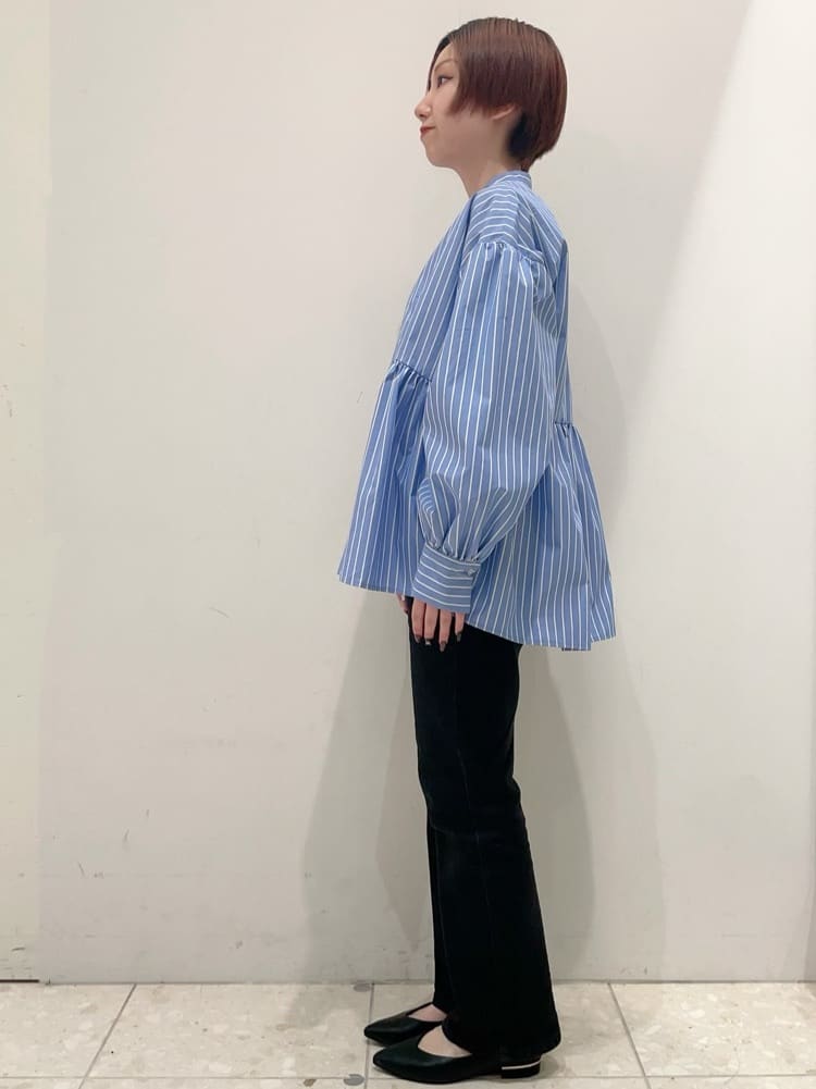 Marinさんの「OPAQUE.CLIP｜◆バンドカラーペプラムシャツ【洗濯機洗い可】」を使ったコーディネート