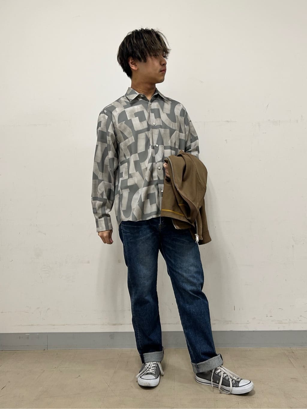 Hiroさんの「TAKEO KIKUCHI｜【モンスターストレッチ】日本製 ウォッシュド デニムパンツ」を使ったコーディネート