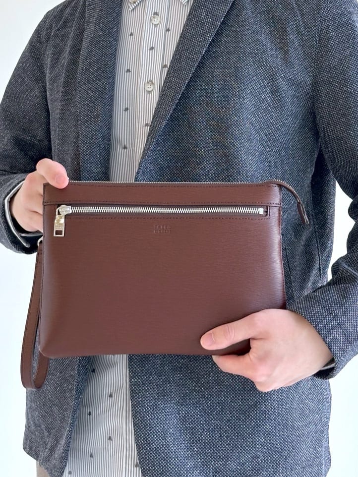 イッシーさんの「TAKEO KIKUCHI｜ハットモチーフ ジャカード ストライプ シャツ」を使ったコーディネート