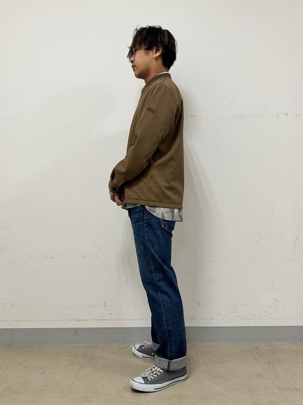 Hiroさんの「TAKEO KIKUCHI｜【モンスターストレッチ】日本製 ウォッシュド デニムパンツ」を使ったコーディネート