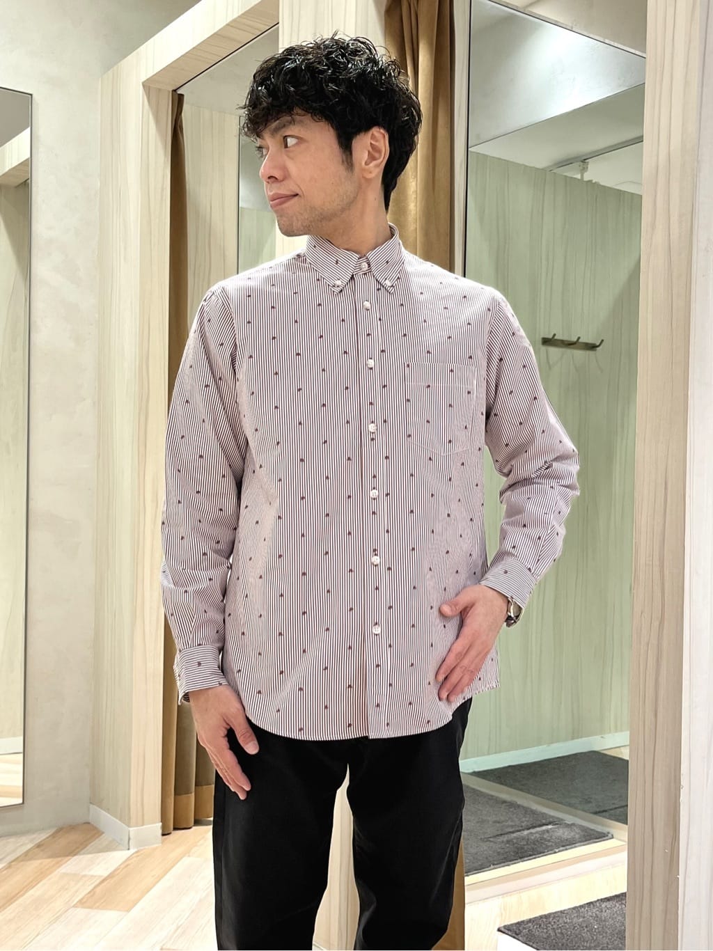 URAさんの「TAKEO KIKUCHI｜ハットモチーフ ジャカード ストライプ シャツ」を使ったコーディネート