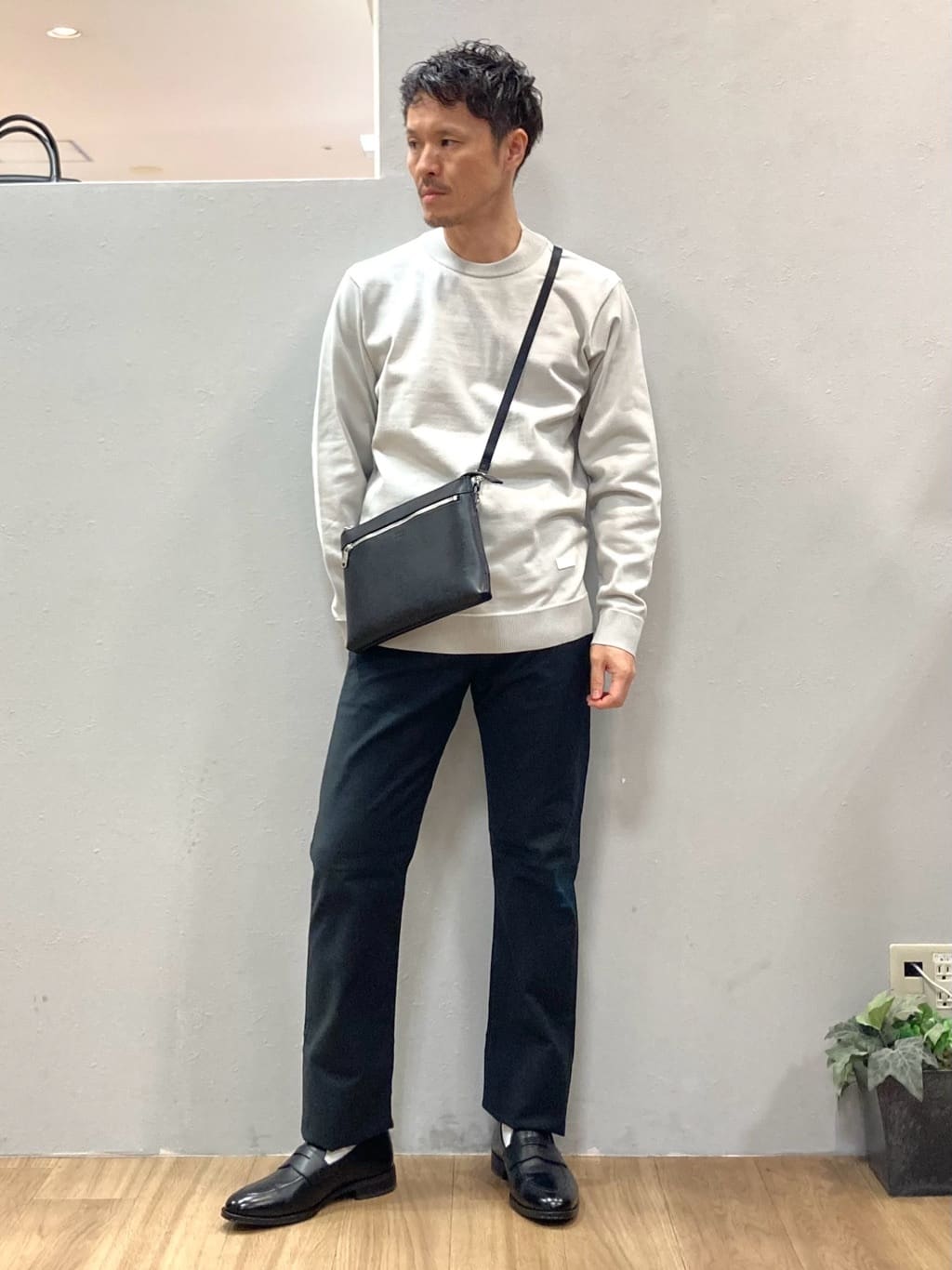 シュンさんの「TAKEO KIKUCHI｜【Made in JAPAN】播州織 ストレッチ パンツ」を使ったコーディネート