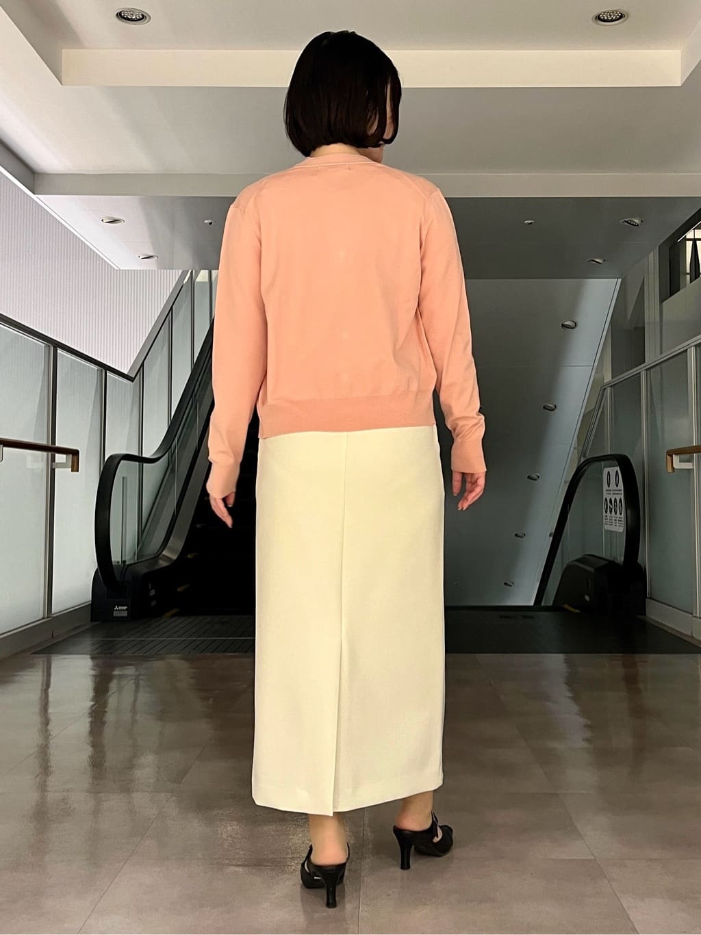 ちりんさんの「UNTITLED｜◆【アンサンブル可能】ボウタイ 配色プルオーバーニット」を使ったコーディネート