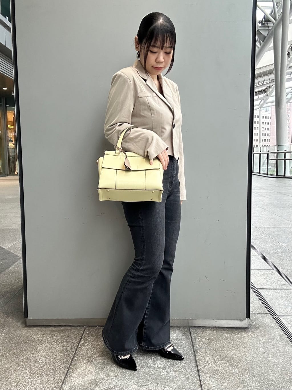 あずみさんの「ESPERANZA｜バックストラップミドルヒールパンプス」を使ったコーディネート