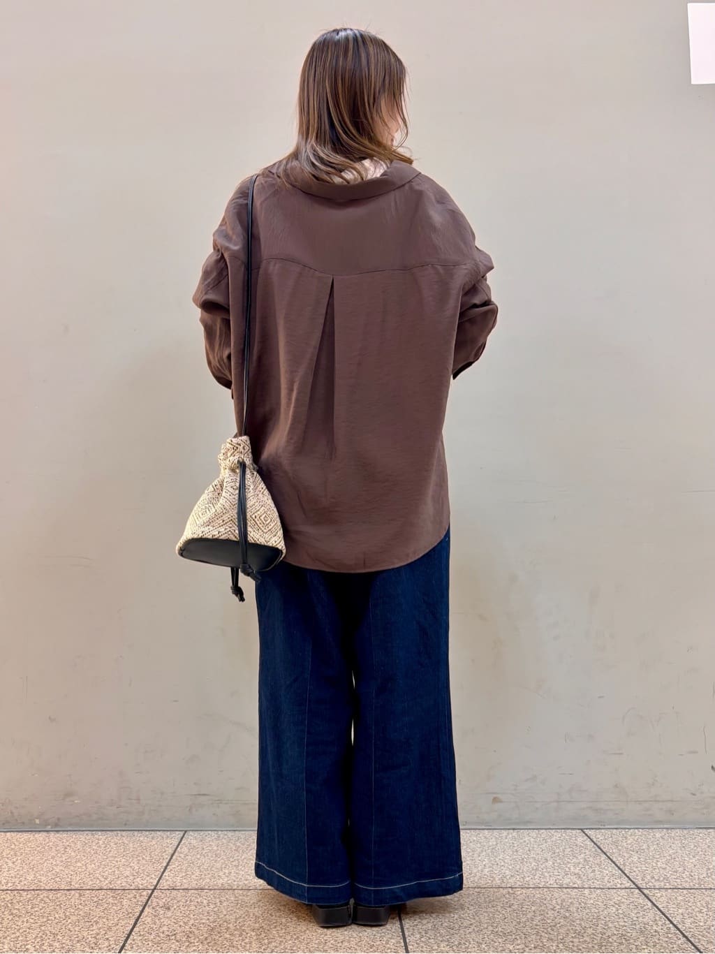 HaNeさんの「THE SHOP TK｜◆テーラードカラーシャツ【洗える】」を使ったコーディネート