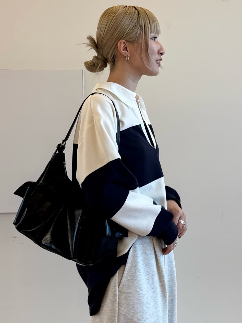 omaさんの「THE SHOP TK｜◆スウェットワイドパンツ【洗える】」を使ったコーディネート