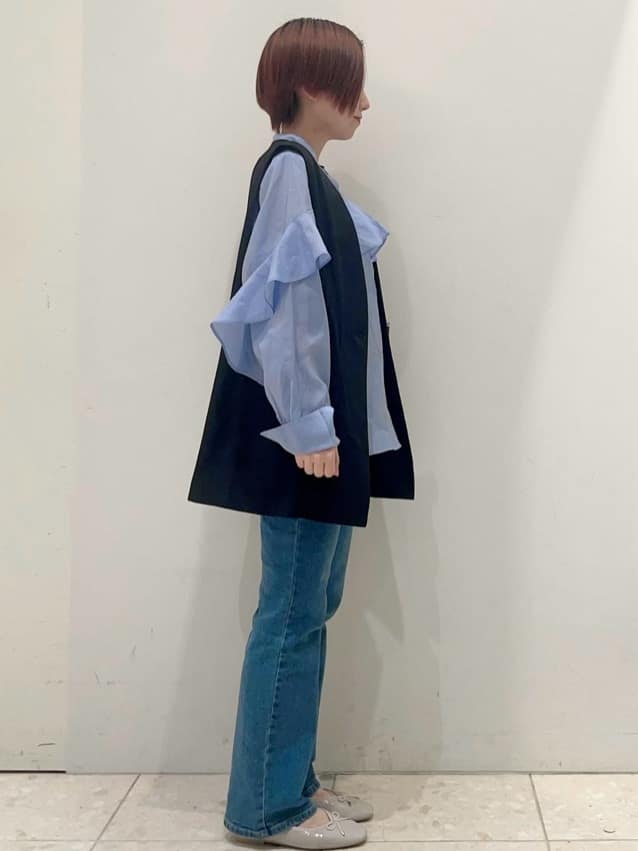 Marinさんの「OPAQUE.CLIP｜◆ノーカラーVネックジレ／セットアップ対応【洗濯機洗い可】」を使ったコーディネート