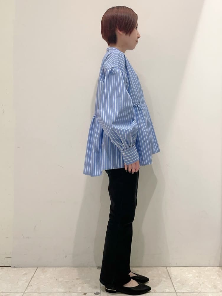 Marinさんの「OPAQUE.CLIP｜◆バンドカラーペプラムシャツ【洗濯機洗い可】」を使ったコーディネート