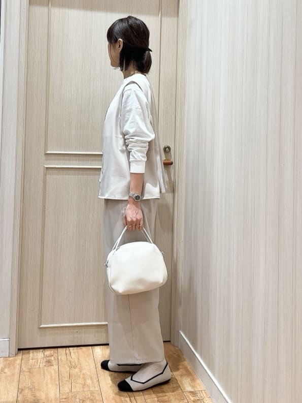 kuraさんの「SHOO･LA･RUE｜◆【洗える/S-LL】一枚でもレイヤードでも グラフィック長袖Tシャツ」を使ったコーディネート