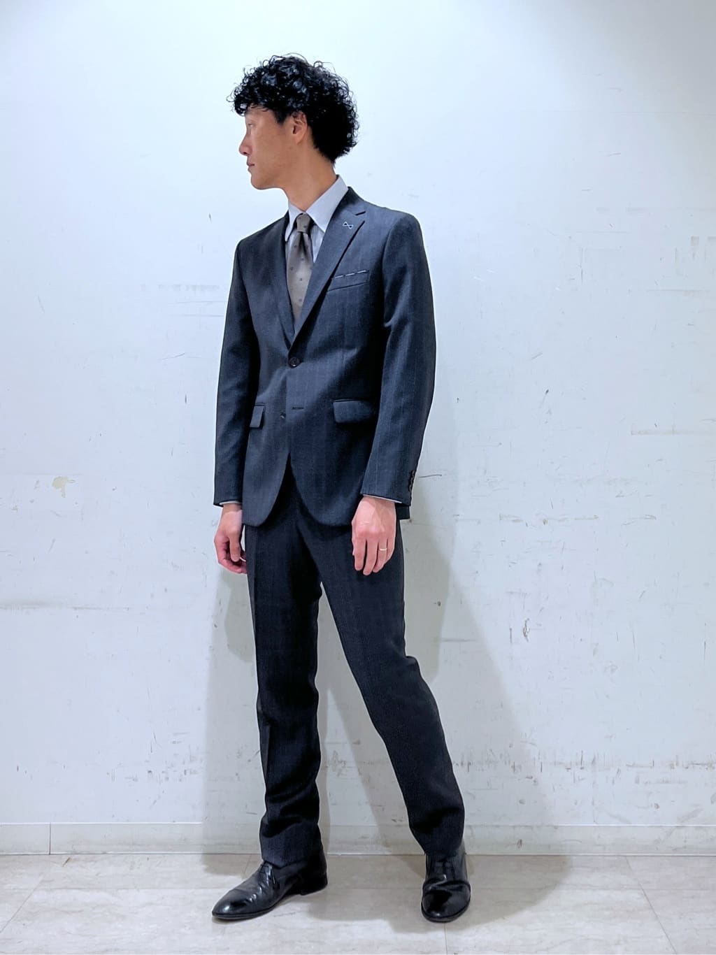 mutoさんの「TAKEO KIKUCHI｜【THE FLAGSHIP】矢絣 ストライプ スーツ」を使ったコーディネート