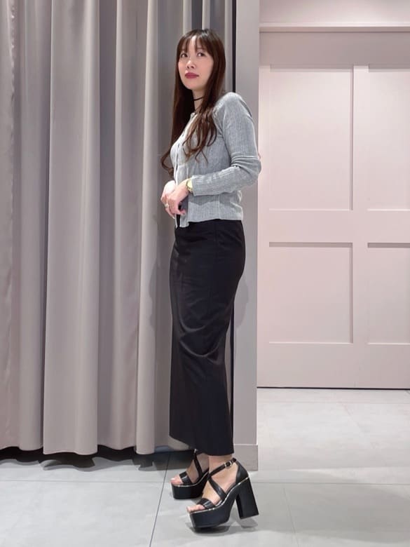 maiさんの「ESPERANZA｜【ラク盛り／サンダル】リピーター続出／脚長美脚　クロスストラップサンダル」を使ったコーディネート