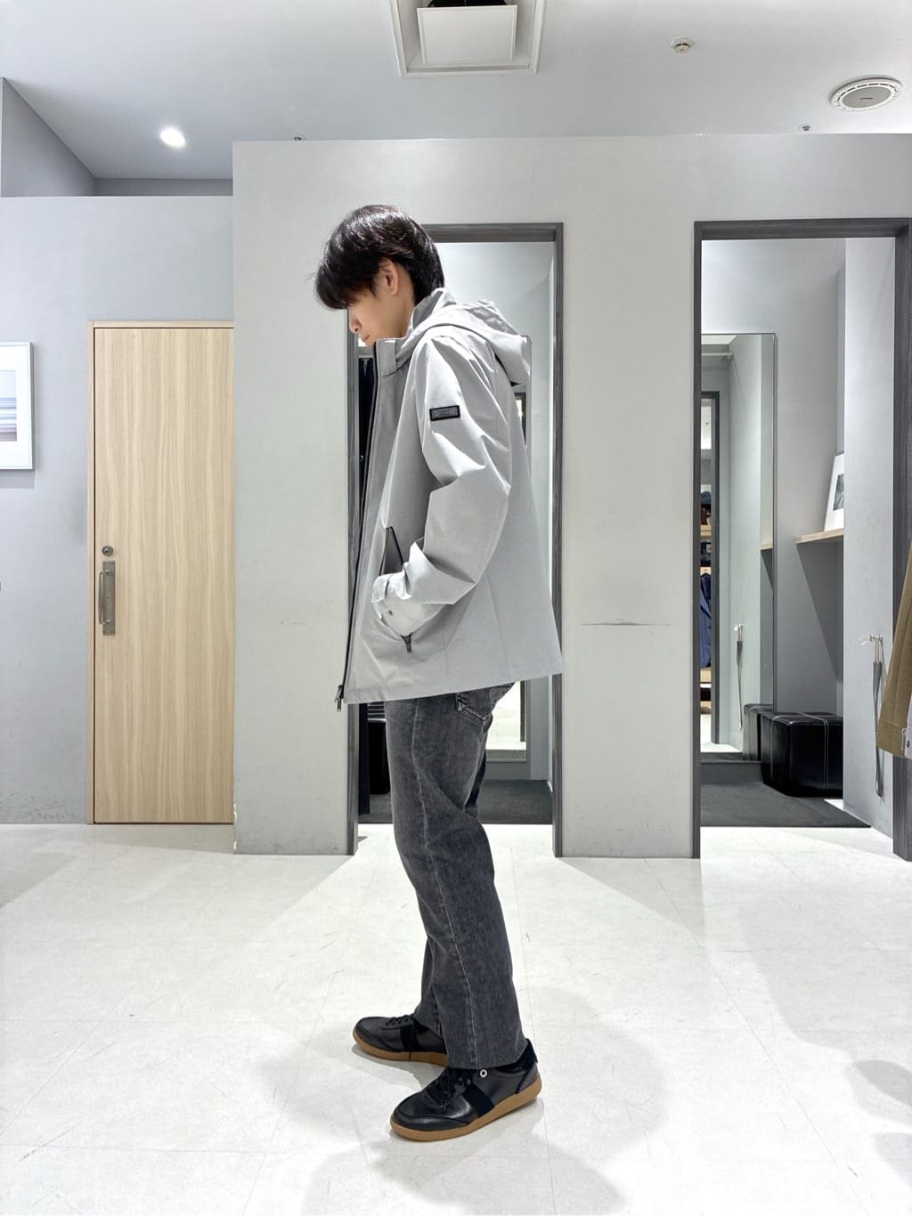 わいずみさんの「TAKEO KIKUCHI｜【モンスターストレッチ】日本製 ウォッシュド デニムパンツ」を使ったコーディネート