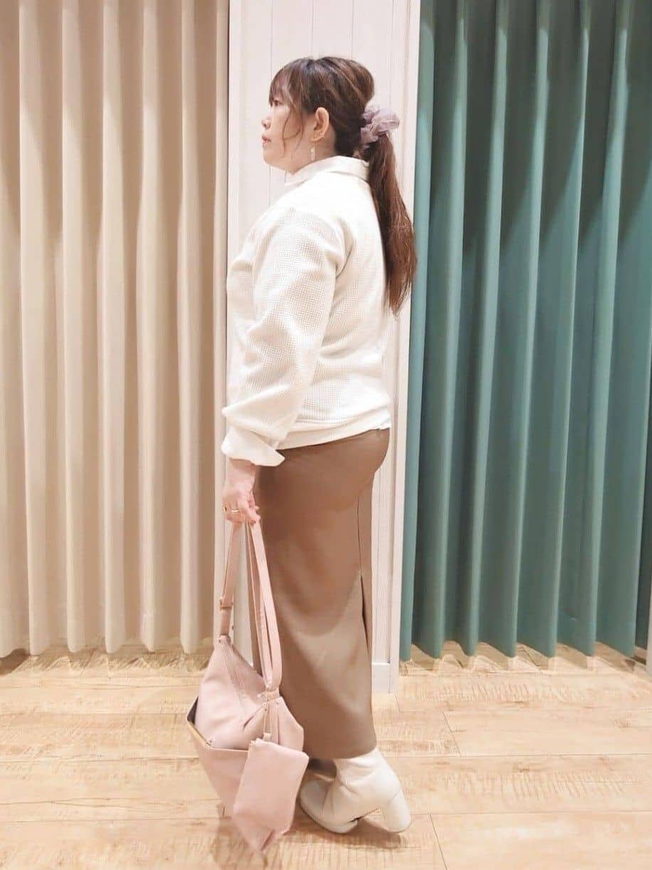 タガさんの「SHOO･LA･RUE｜◆【洗える/S-LL】シーズン問わず合わせやすい ベーシックカラーシャツ」を使ったコーディネート