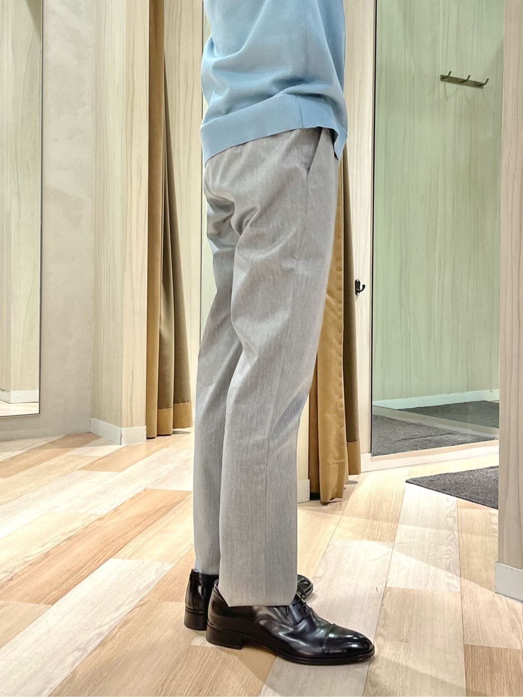 URAさんの「TAKEO KIKUCHI｜【全7サイズ&times;8色展開！】トップマルチヘリンボン パンツ」を使ったコーディネート