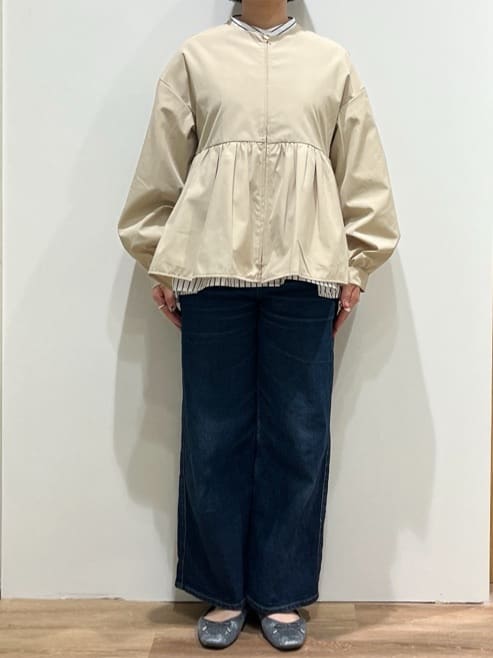 chiakiさんの「OPAQUE.CLIP｜◆バンドカラーペプラムシャツ【洗濯機洗い可】」を使ったコーディネート
