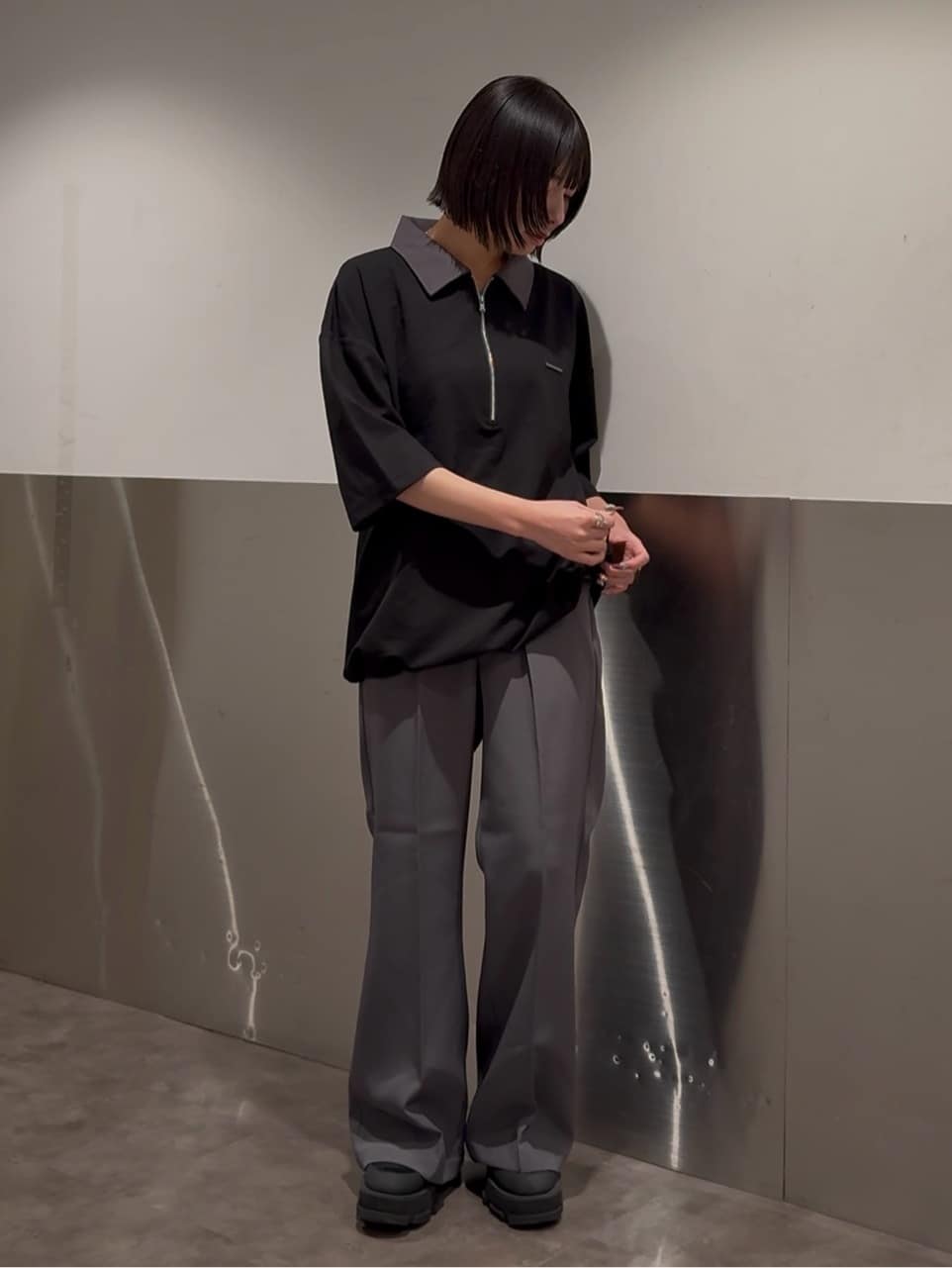 川本葵さんの「tk.TAKEO KIKUCHI｜◆ダブルクロスフレアパンツ」を使ったコーディネート