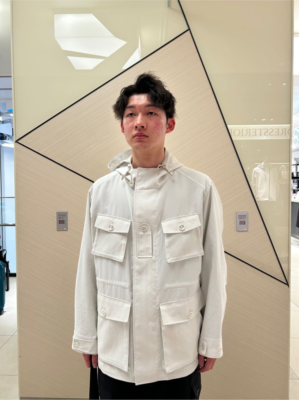 千葉亮太さんの「DRESSTERIOR｜◆【セットアップ可】2WAYストレッチ ワイドカーゴパンツ」を使ったコーディネート