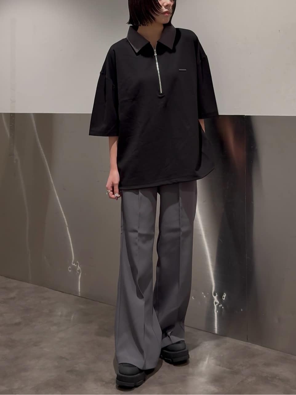川本葵さんの「tk.TAKEO KIKUCHI｜◆ダブルクロスフレアパンツ」を使ったコーディネート