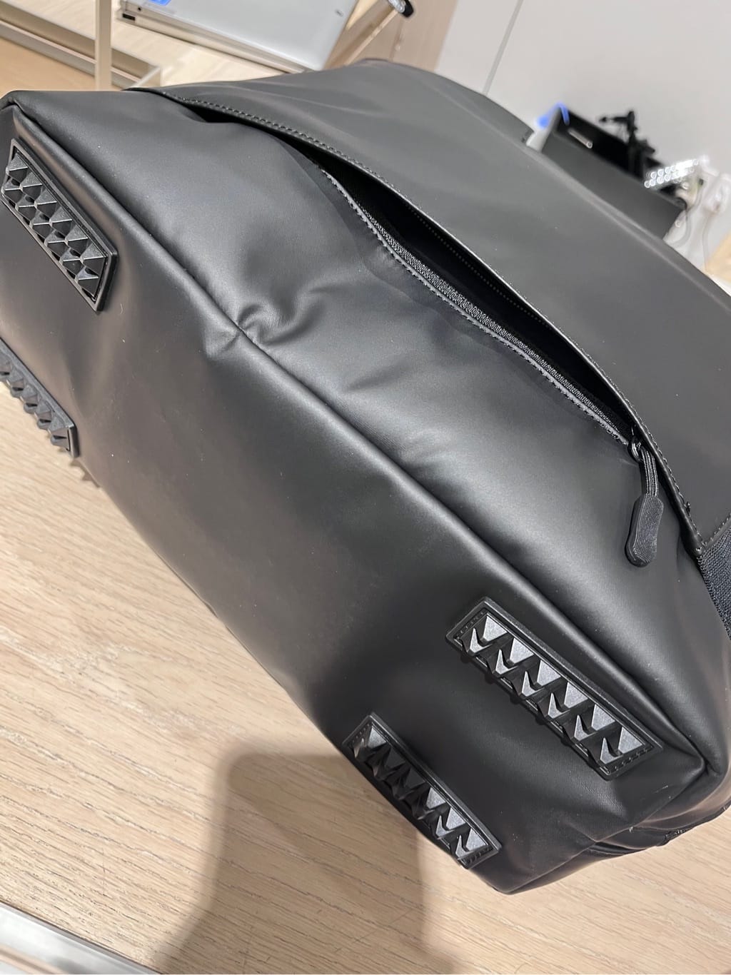 ジュンさんの「TAKEO KIKUCHI｜ハットモチーフ ジャカード ストライプ シャツ」を使ったコーディネート